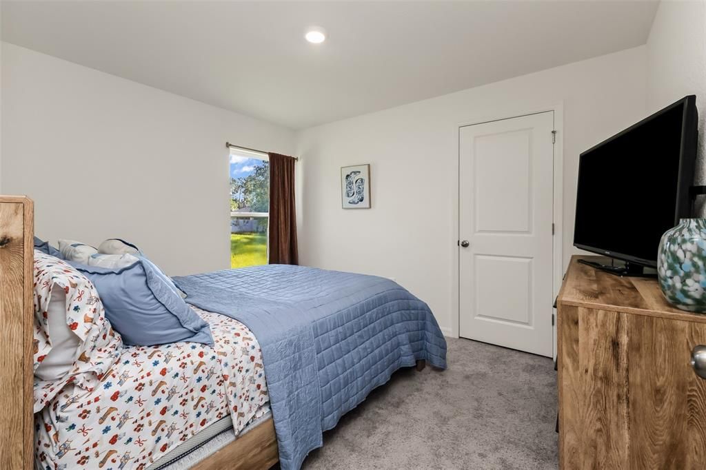 For Sale: $299,000 (3 beds, 2 baths, 1474 Square Feet)