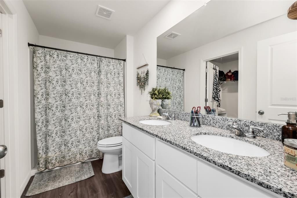 For Sale: $299,000 (3 beds, 2 baths, 1474 Square Feet)