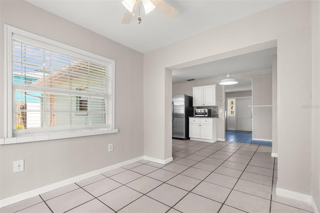 For Sale: $328,800 (3 beds, 2 baths, 1371 Square Feet)