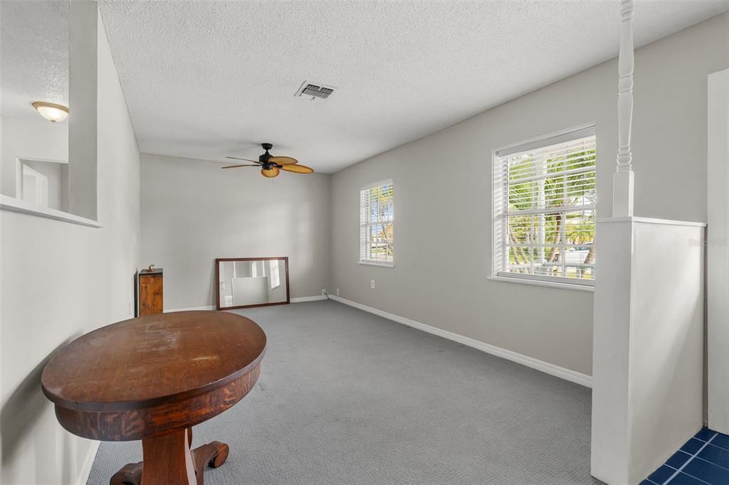 For Sale: $328,800 (3 beds, 2 baths, 1371 Square Feet)