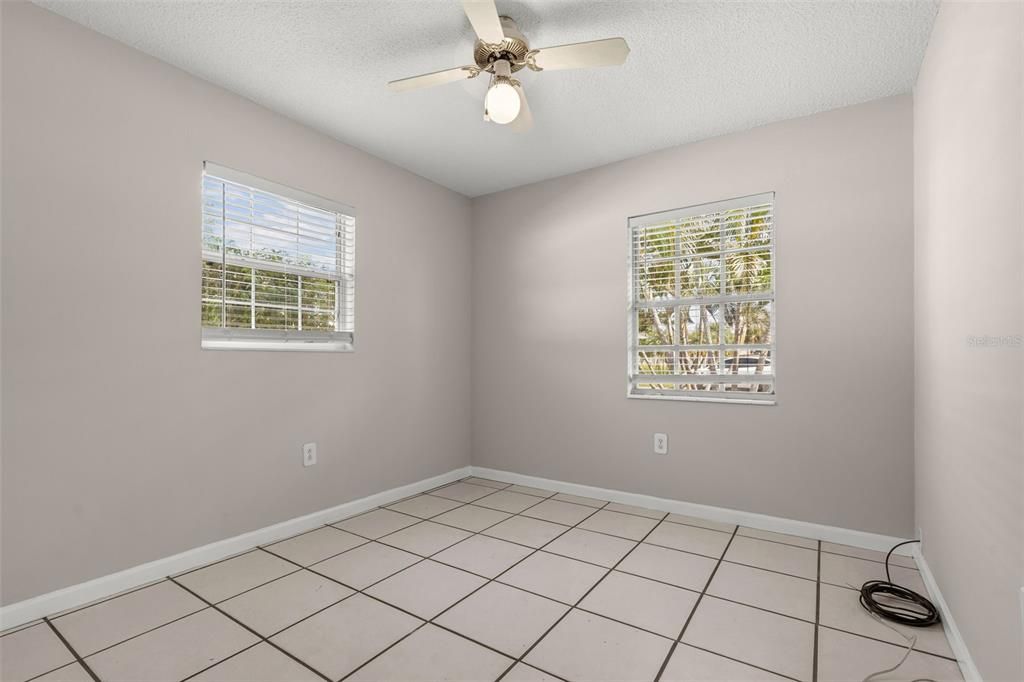 For Sale: $328,800 (3 beds, 2 baths, 1371 Square Feet)