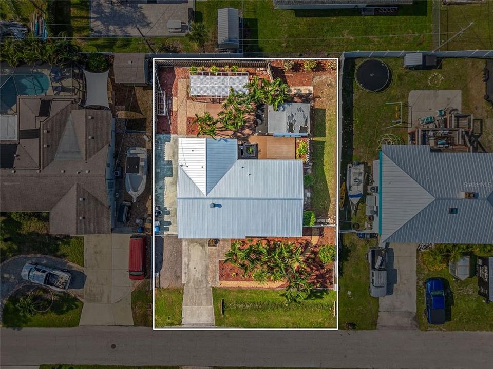 For Sale: $328,800 (3 beds, 2 baths, 1371 Square Feet)
