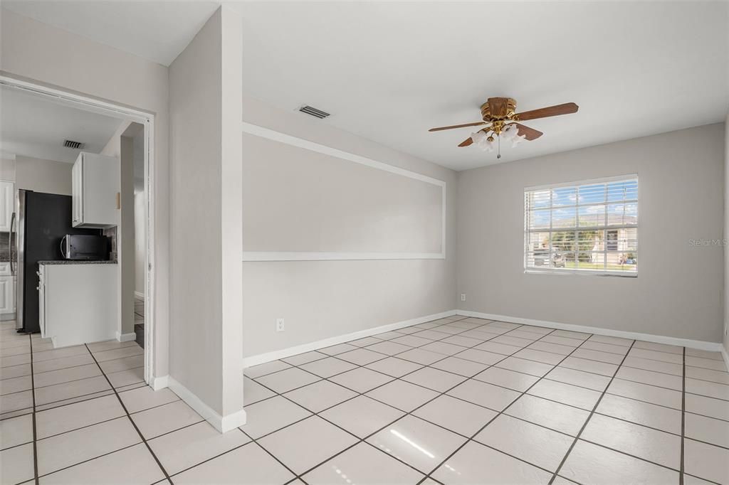 For Sale: $328,800 (3 beds, 2 baths, 1371 Square Feet)