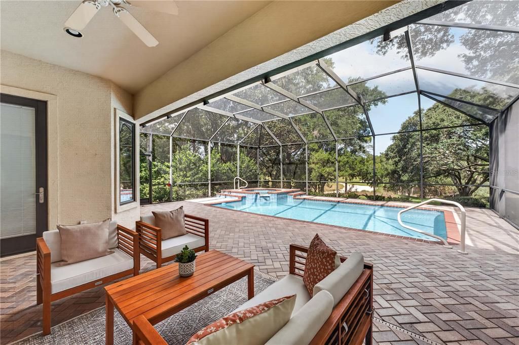 En Venta: $609,000 (3 camas, 3 baños, 2696 Pies cuadrados)