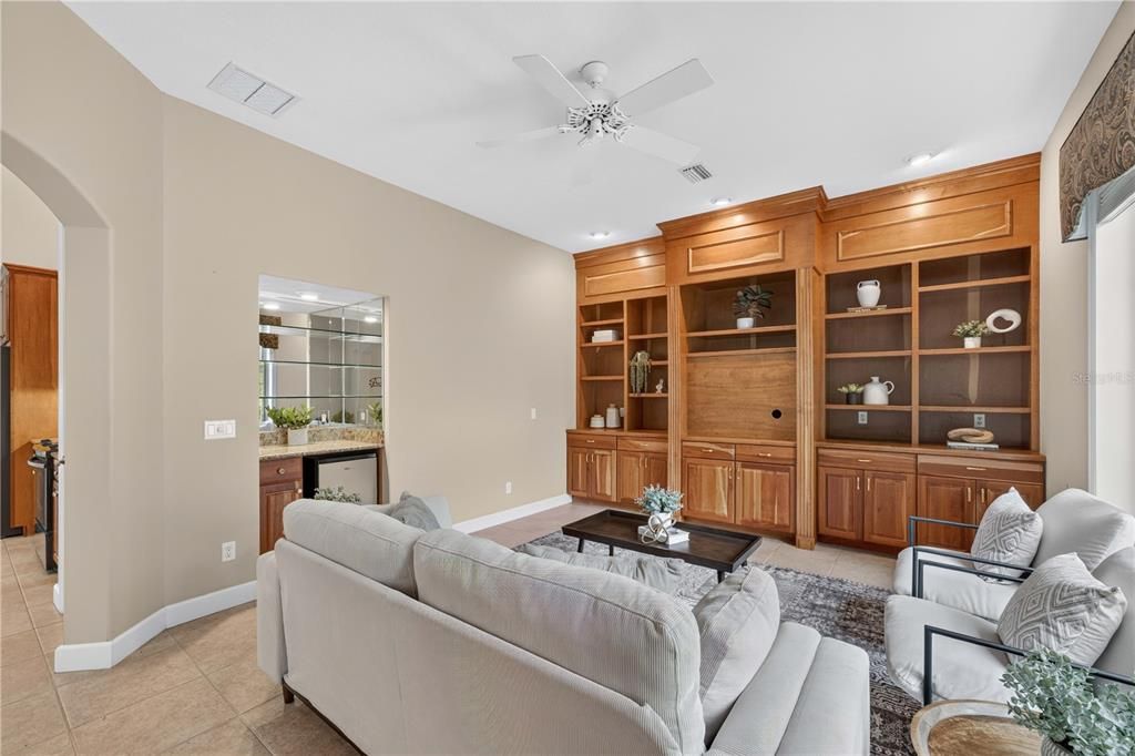 En Venta: $609,000 (3 camas, 3 baños, 2696 Pies cuadrados)