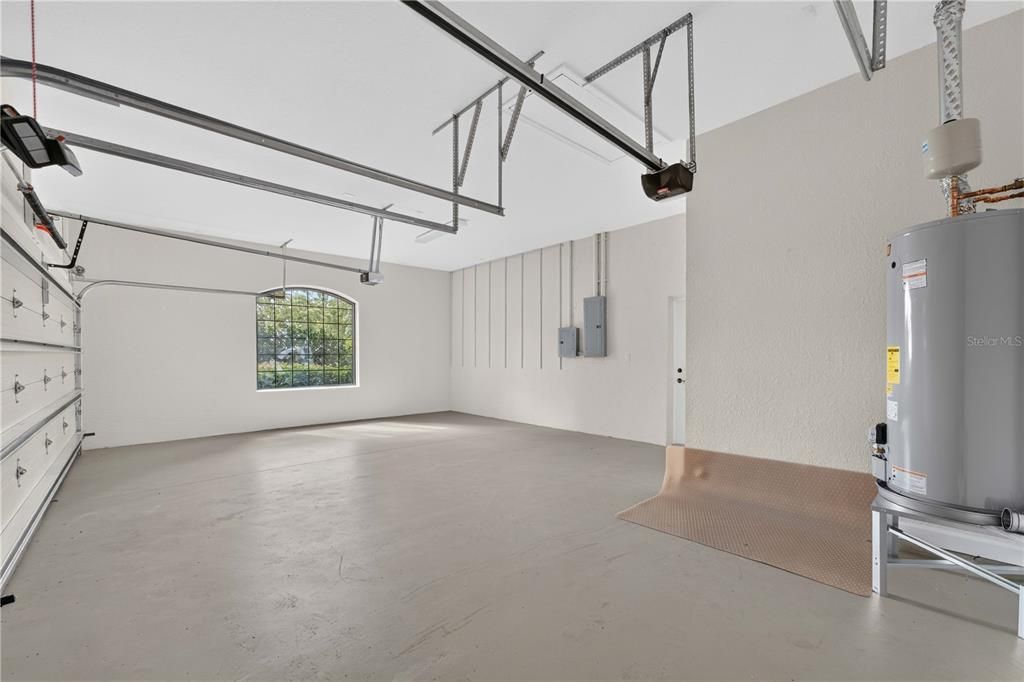En Venta: $609,000 (3 camas, 3 baños, 2696 Pies cuadrados)