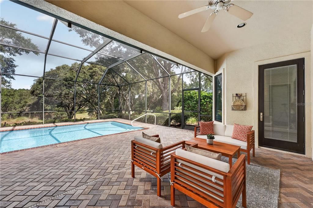 En Venta: $609,000 (3 camas, 3 baños, 2696 Pies cuadrados)