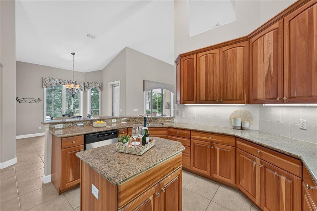 En Venta: $609,000 (3 camas, 3 baños, 2696 Pies cuadrados)