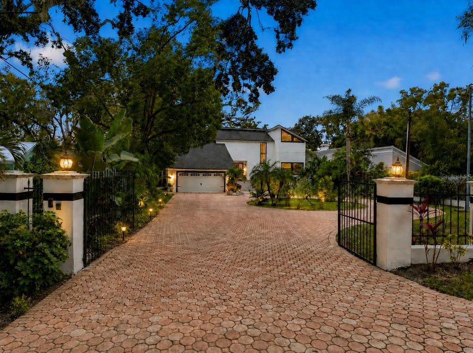 En Venta: $1,675,000 (3 camas, 3 baños, 3998 Pies cuadrados)