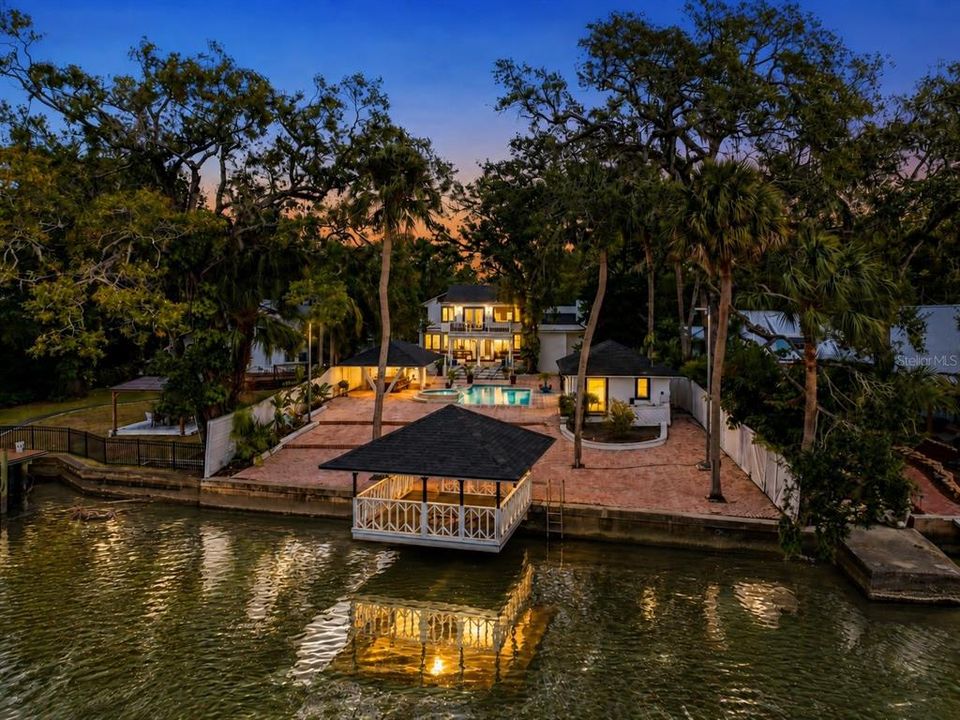 En Venta: $1,675,000 (3 camas, 3 baños, 3998 Pies cuadrados)