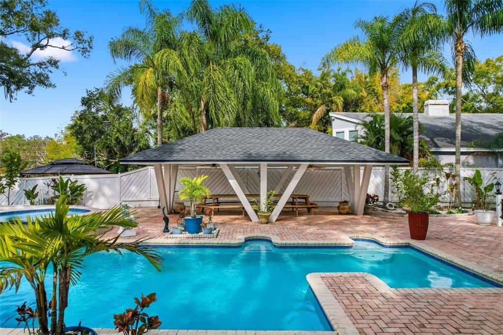 En Venta: $1,675,000 (3 camas, 3 baños, 3998 Pies cuadrados)