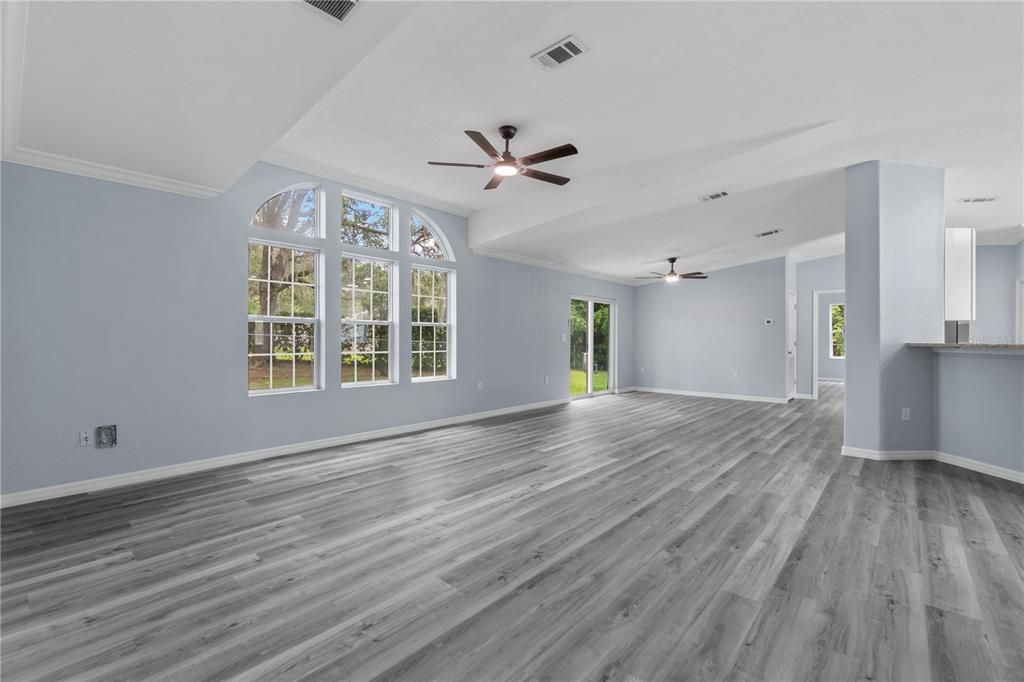 For Sale: $259,900 (3 beds, 2 baths, 1798 Square Feet)