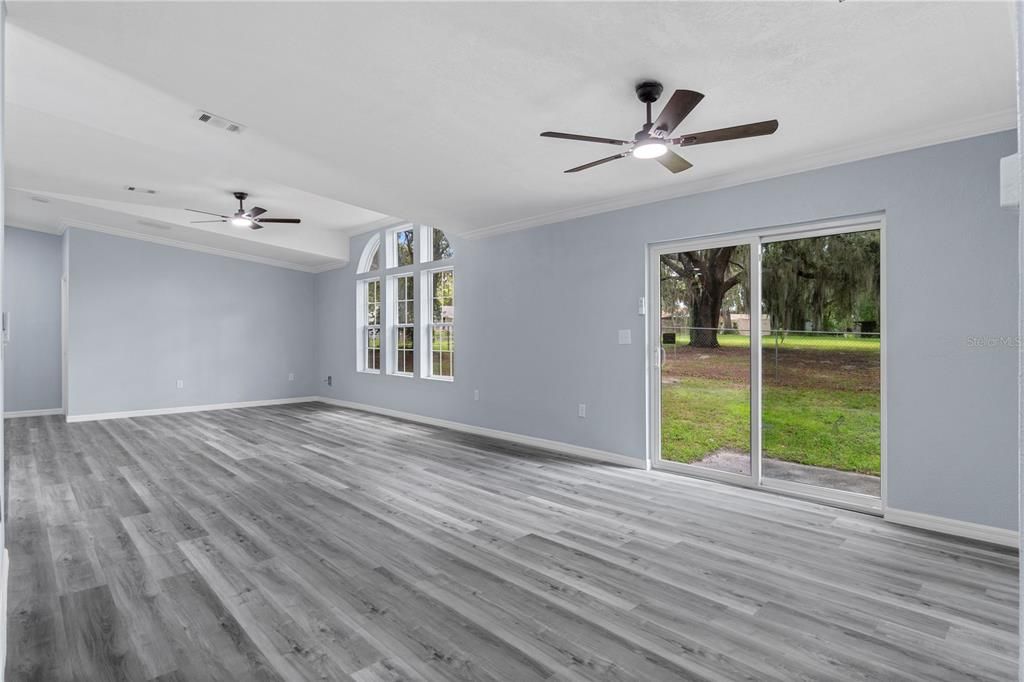 For Sale: $259,900 (3 beds, 2 baths, 1798 Square Feet)