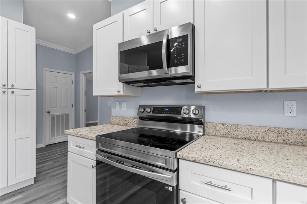 For Sale: $259,900 (3 beds, 2 baths, 1798 Square Feet)