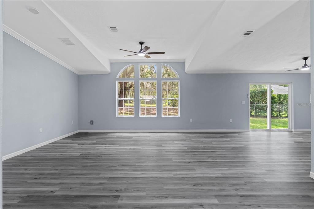 For Sale: $259,900 (3 beds, 2 baths, 1798 Square Feet)