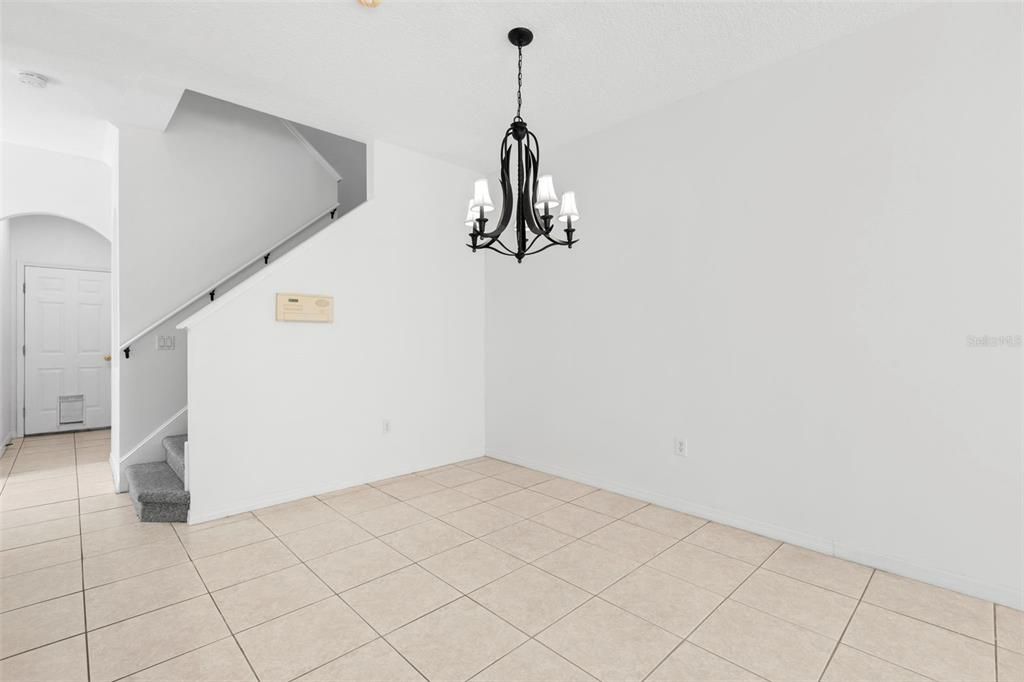 На продажу: $399,999 (3 спален, 2 ванн, 1850 Квадратных фут)