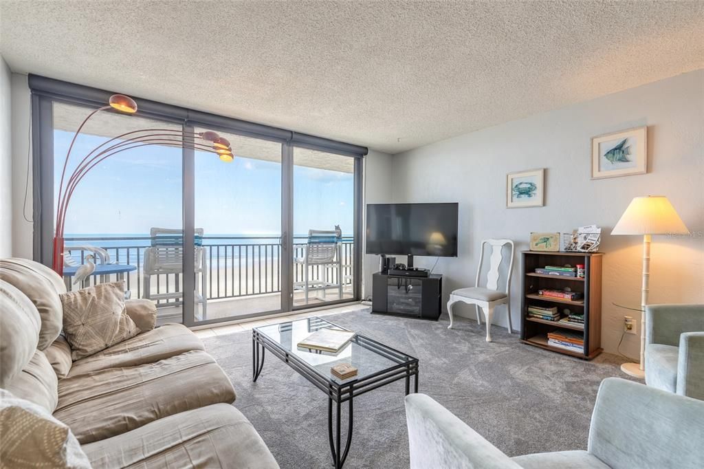 For Sale: $589,900 (2 beds, 2 baths, 1263 Square Feet)