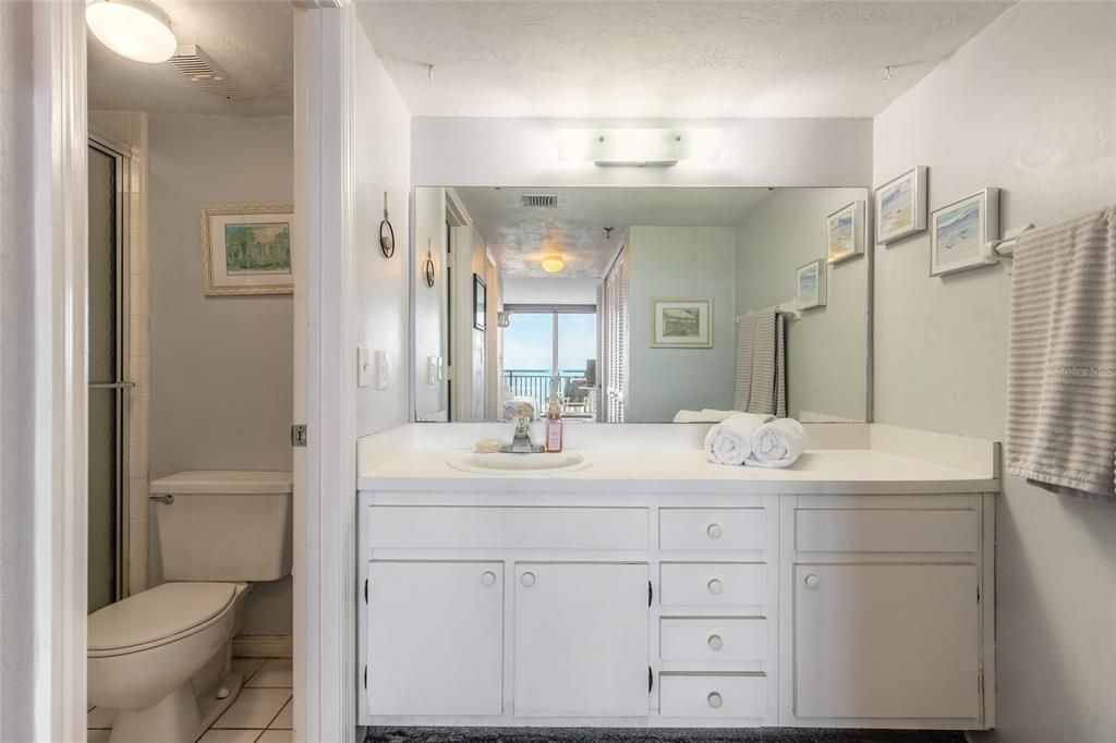 For Sale: $589,900 (2 beds, 2 baths, 1263 Square Feet)