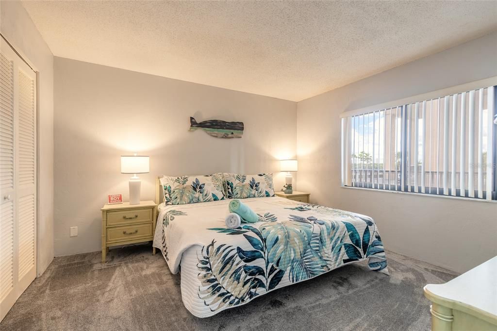 For Sale: $589,900 (2 beds, 2 baths, 1263 Square Feet)