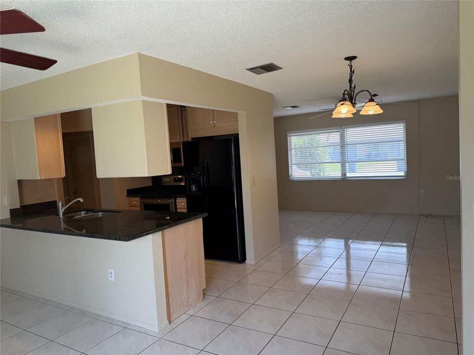 For Rent: $1,900 (2 beds, 2 baths, 1325 Square Feet)