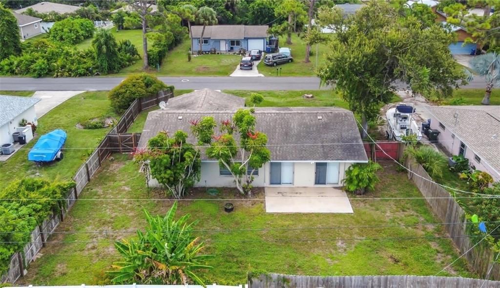 For Rent: $1,900 (2 beds, 2 baths, 1325 Square Feet)