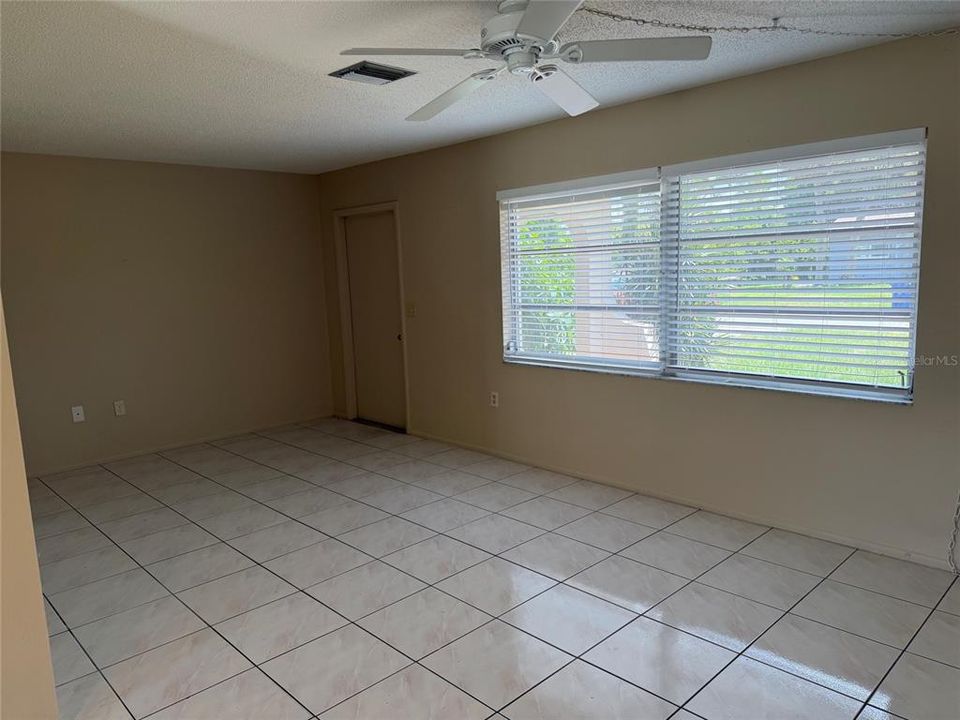 For Rent: $1,900 (2 beds, 2 baths, 1325 Square Feet)