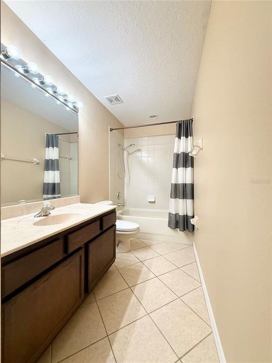 For Rent: $2,900 (4 beds, 3 baths, 2605 Square Feet)