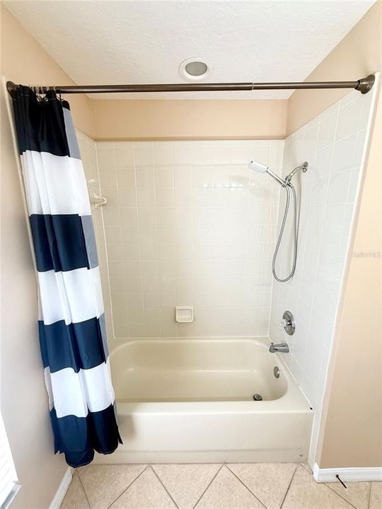 For Rent: $2,900 (4 beds, 3 baths, 2605 Square Feet)