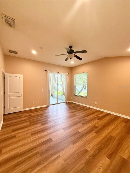 For Rent: $2,900 (4 beds, 3 baths, 2605 Square Feet)