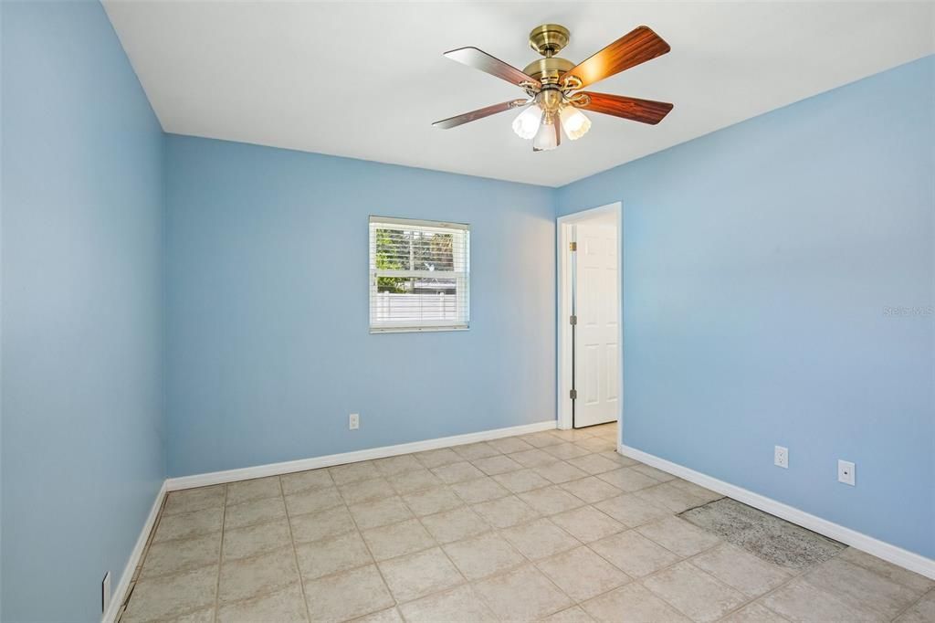For Sale: $349,000 (2 beds, 1 baths, 1148 Square Feet)