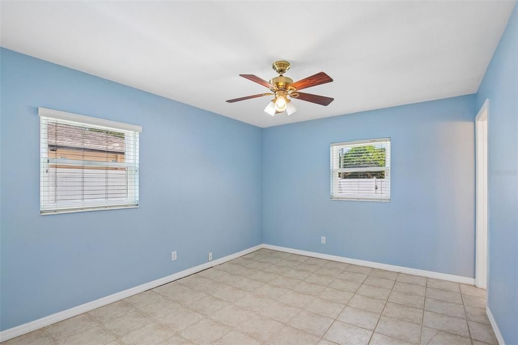 For Sale: $349,000 (2 beds, 1 baths, 1148 Square Feet)