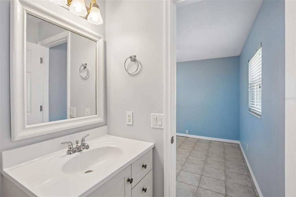 For Sale: $349,000 (2 beds, 1 baths, 1148 Square Feet)