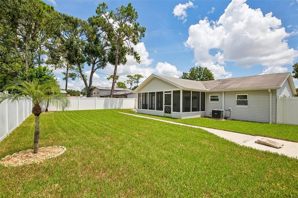 For Sale: $349,000 (2 beds, 1 baths, 1148 Square Feet)