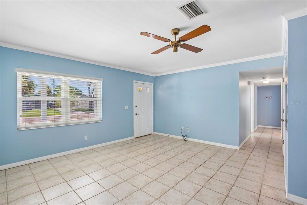 For Sale: $349,000 (2 beds, 1 baths, 1148 Square Feet)