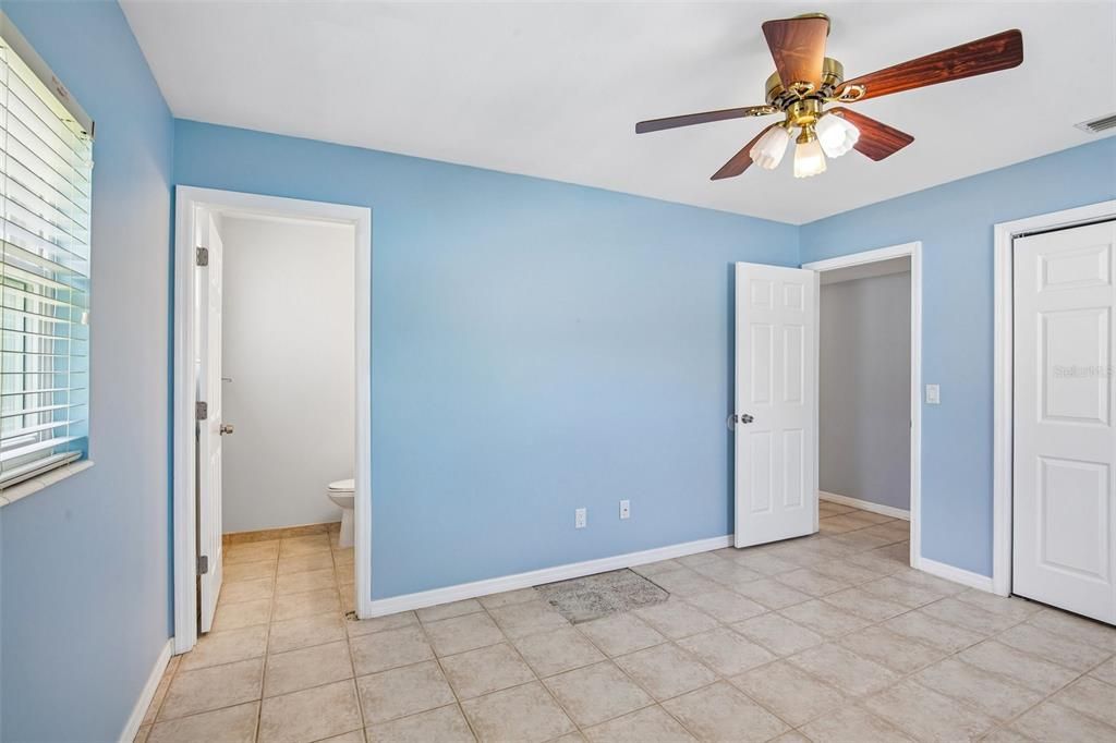 For Sale: $349,000 (2 beds, 1 baths, 1148 Square Feet)
