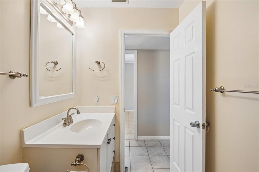 For Sale: $349,000 (2 beds, 1 baths, 1148 Square Feet)