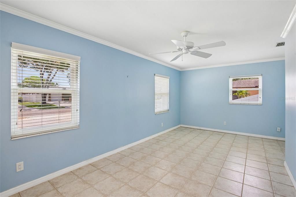 For Sale: $349,000 (2 beds, 1 baths, 1148 Square Feet)