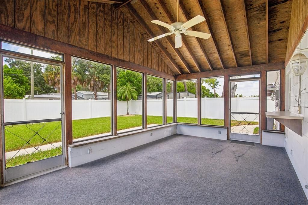 For Sale: $349,000 (2 beds, 1 baths, 1148 Square Feet)