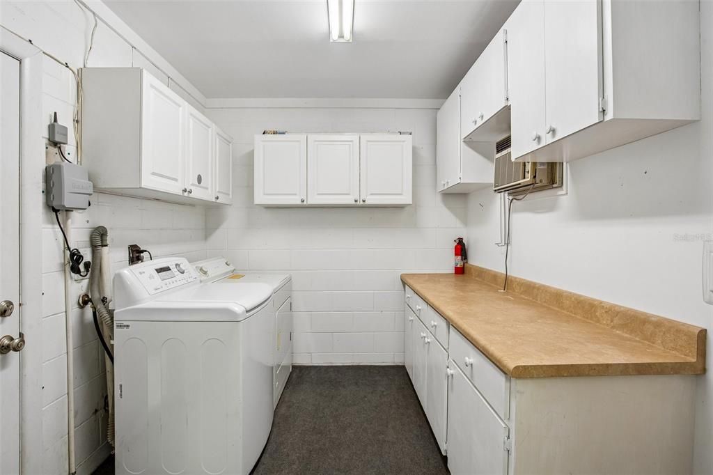 For Sale: $349,000 (2 beds, 1 baths, 1148 Square Feet)