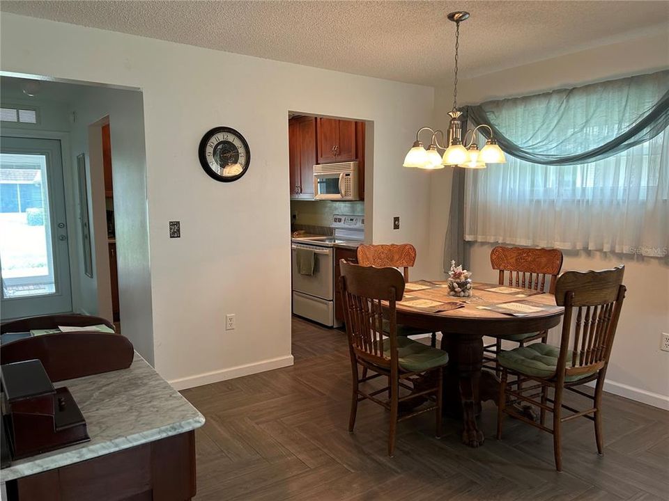 For Rent: $1,950 (2 beds, 2 baths, 992 Square Feet)