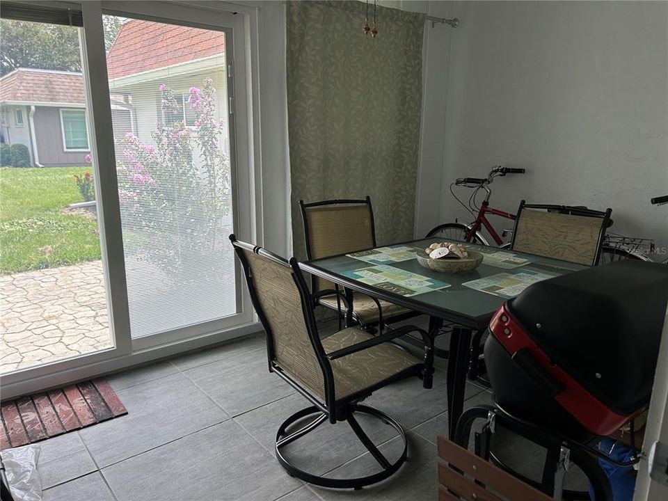For Rent: $1,950 (2 beds, 2 baths, 992 Square Feet)