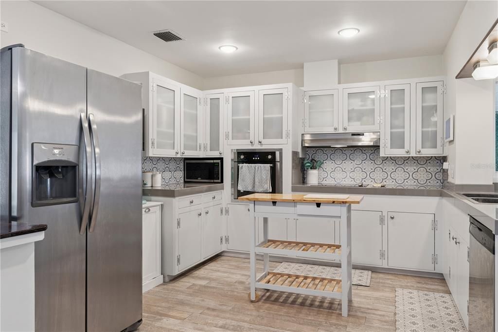 For Sale: $475,000 (3 beds, 2 baths, 2016 Square Feet)