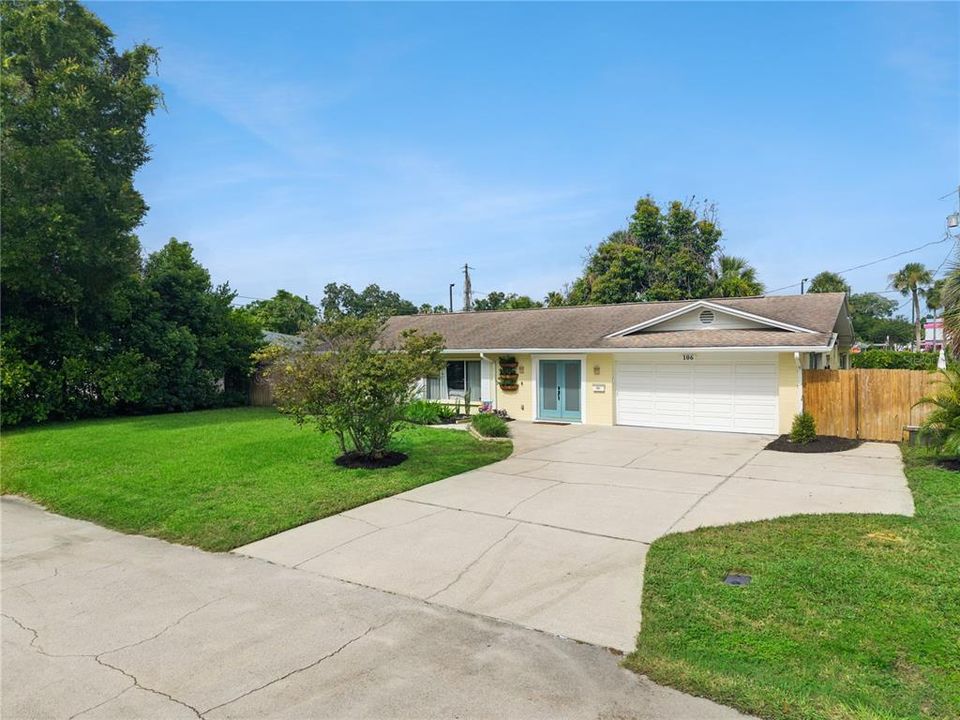 For Sale: $475,000 (3 beds, 2 baths, 2016 Square Feet)
