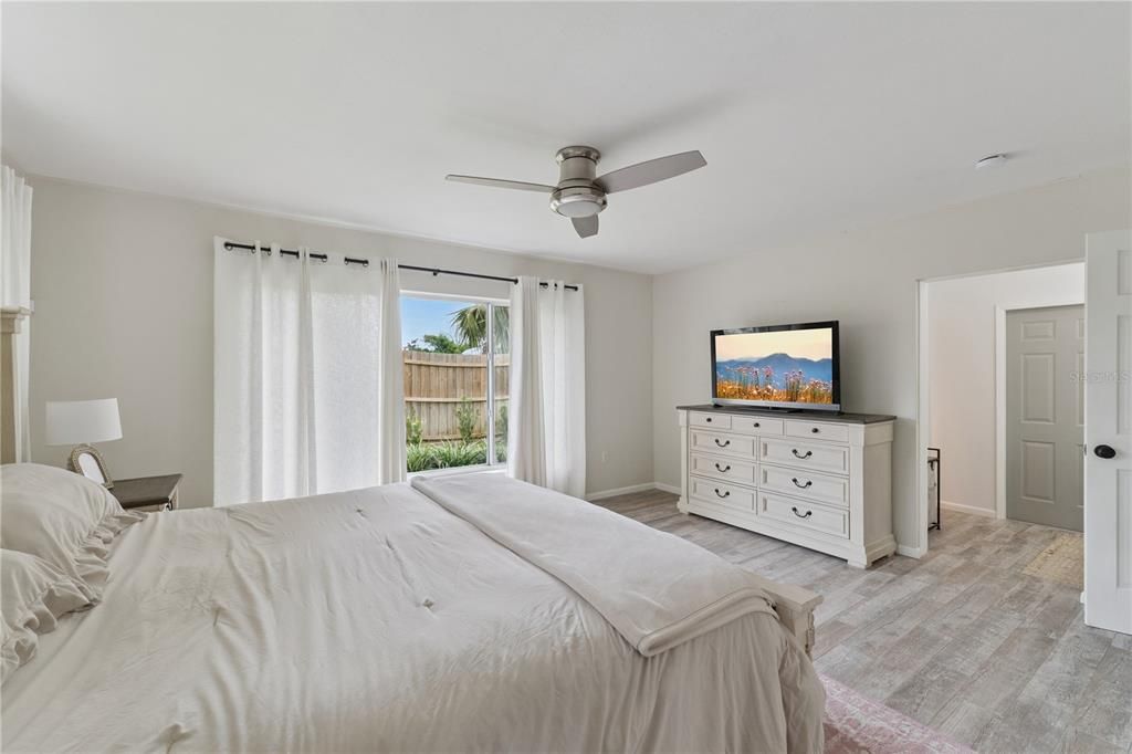 For Sale: $475,000 (3 beds, 2 baths, 2016 Square Feet)