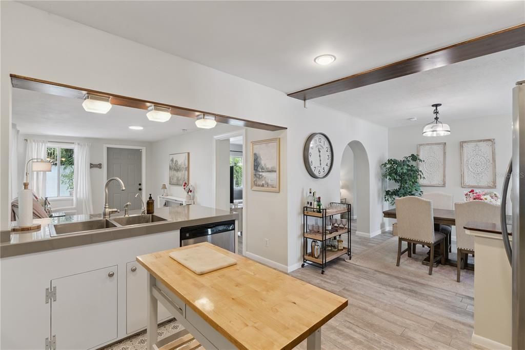 For Sale: $475,000 (3 beds, 2 baths, 2016 Square Feet)