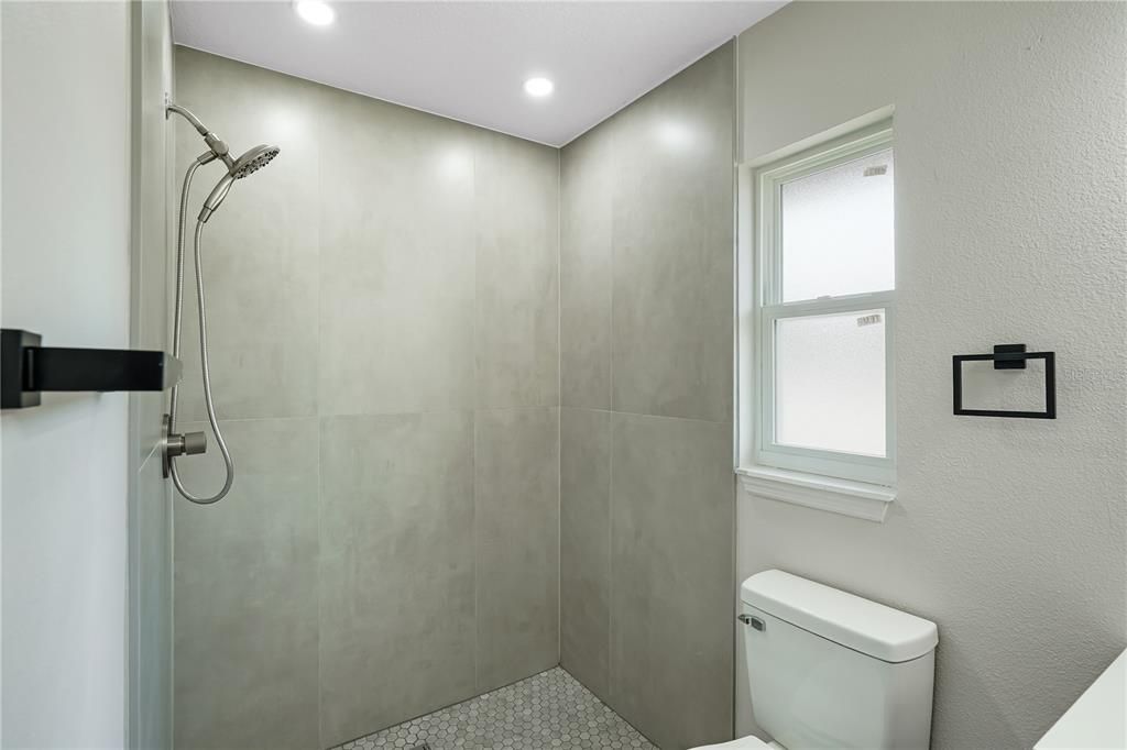 На продажу: $465,000 (4 спален, 2 ванн, 1680 Квадратных фут)