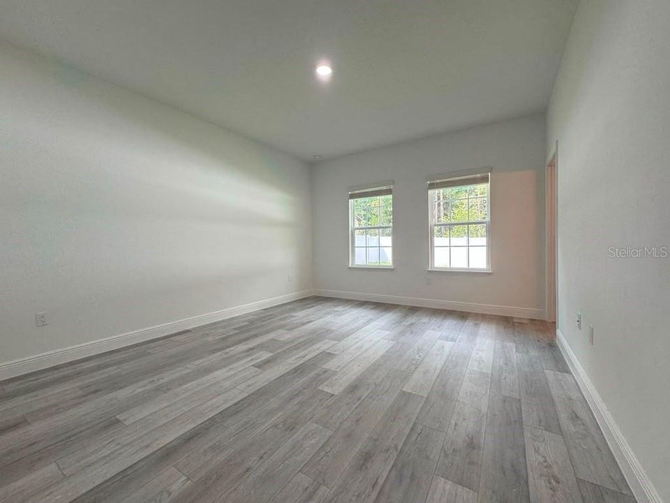 В аренду: $1,995 (4 спален, 2 ванн, 1774 Квадратных фут)