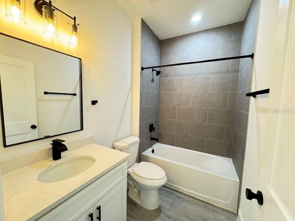 В аренду: $1,995 (4 спален, 2 ванн, 1774 Квадратных фут)