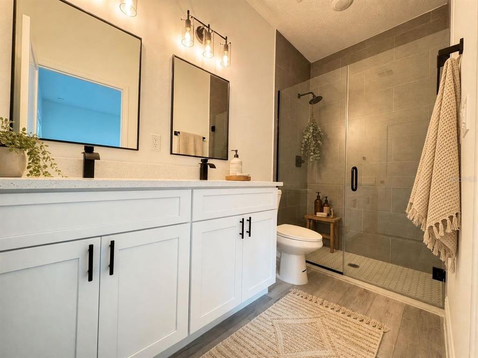 В аренду: $1,995 (4 спален, 2 ванн, 1774 Квадратных фут)