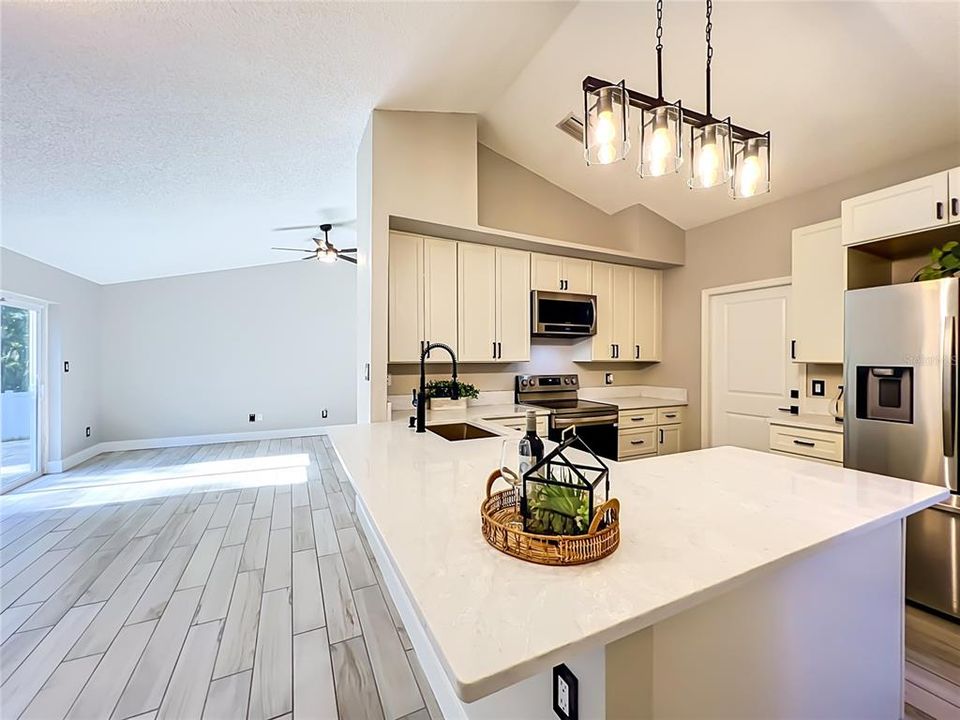 Active With Contract: $350,000 (3 beds, 2 baths, 1448 Square Feet)